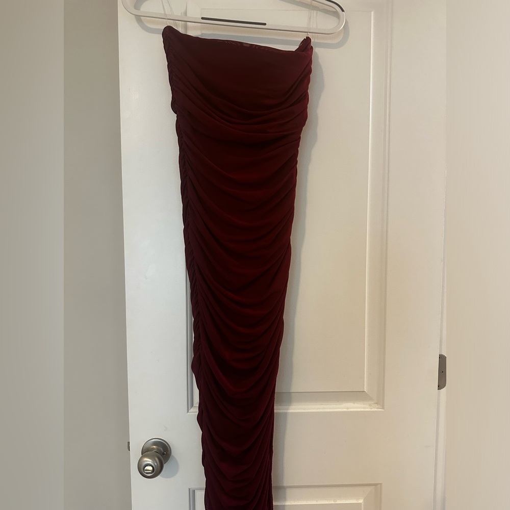 NWT- MIDI Dress with side slit - Medium - color of wine